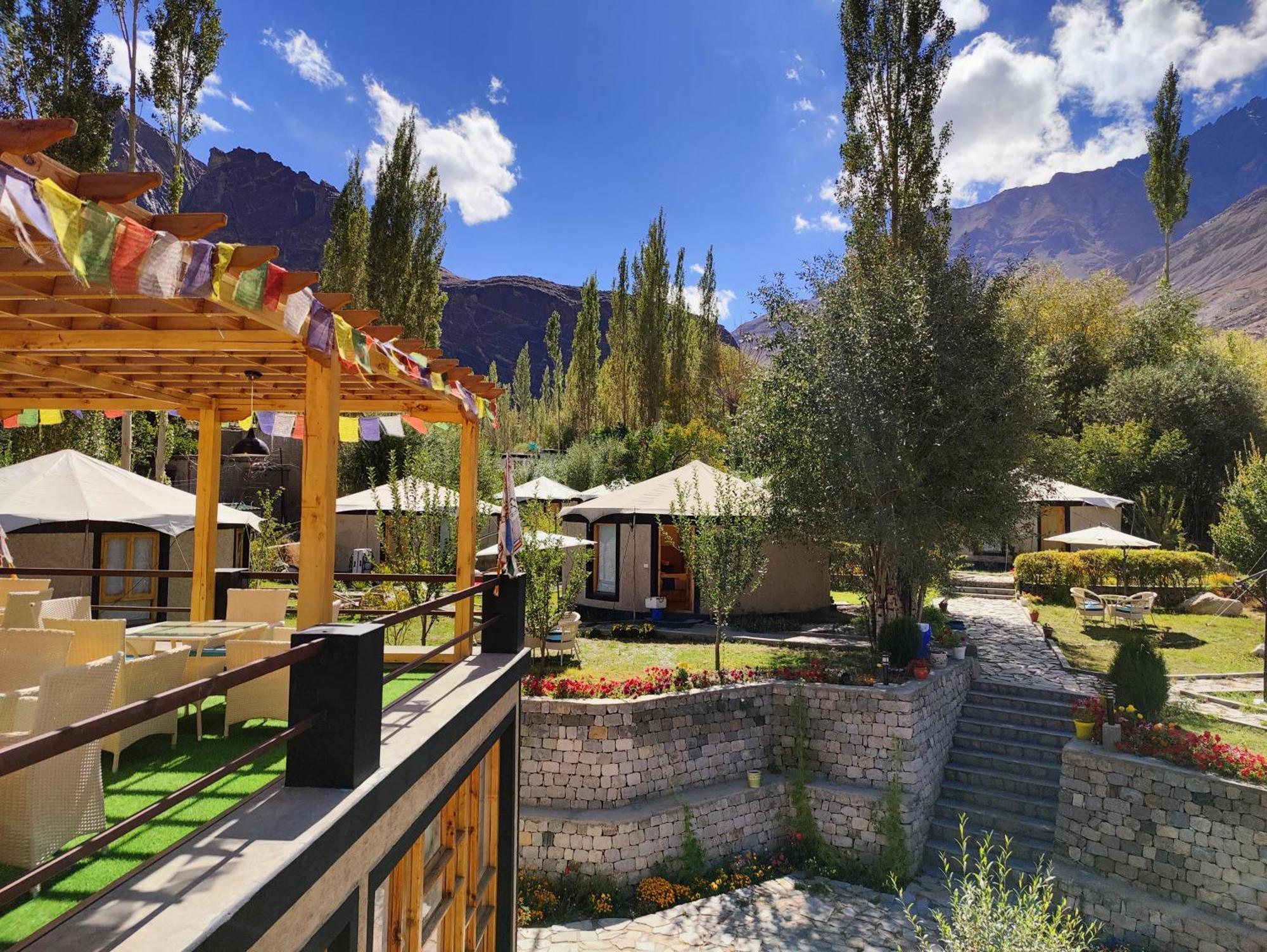 Mystique Meadows Earth Homes Hundar Exterior foto