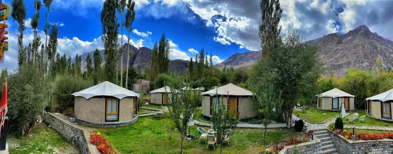 Mystique Meadows Earth Homes Hundar Exterior foto